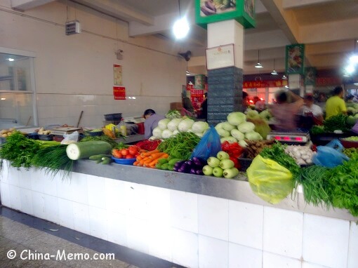China Local Food Market Vegetabls