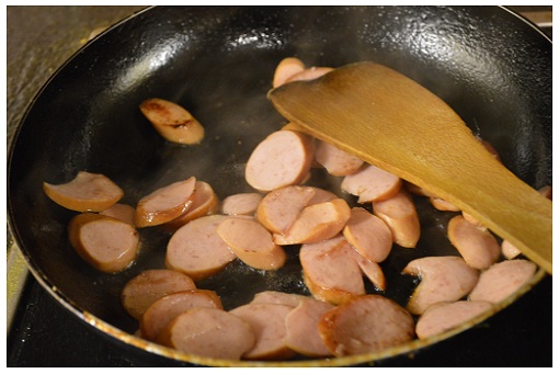 Chinese Cooking Fry Smoked Sausages.